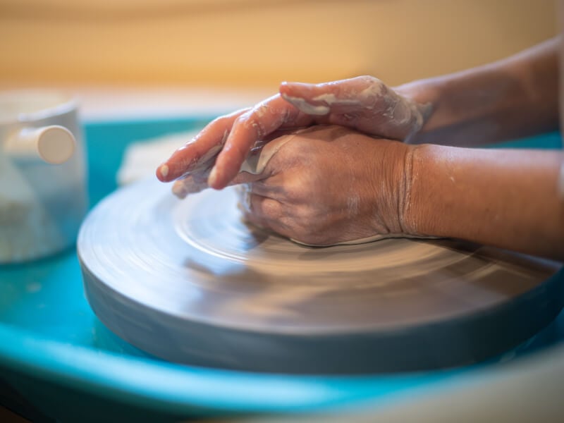 Hands wheel throwing